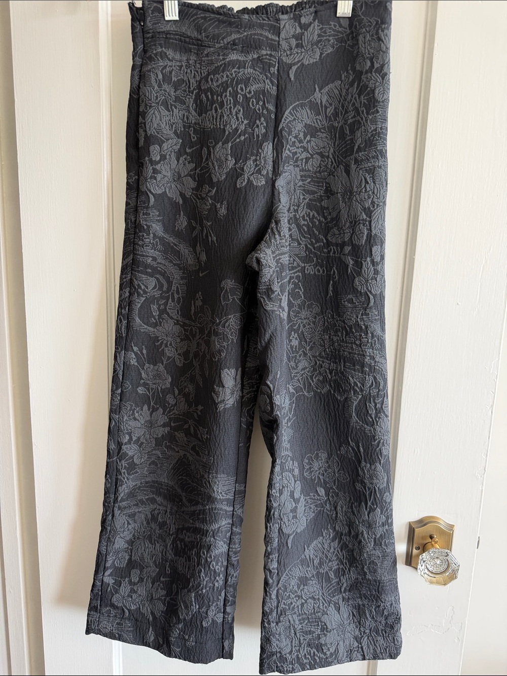 Nike Wide-Leg Floral Jacquard Pants in Charcoal Gray